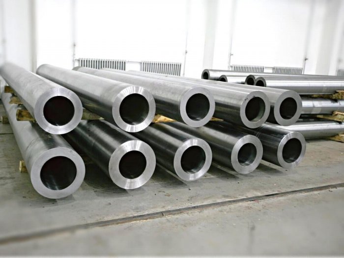 Толстостенные бесшовные трубы и заготовки