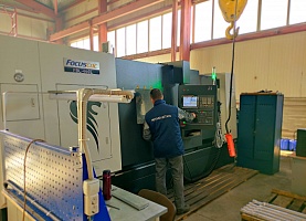 Токарно-винторезный станок с ЧПУ FOCUS FBL-460L